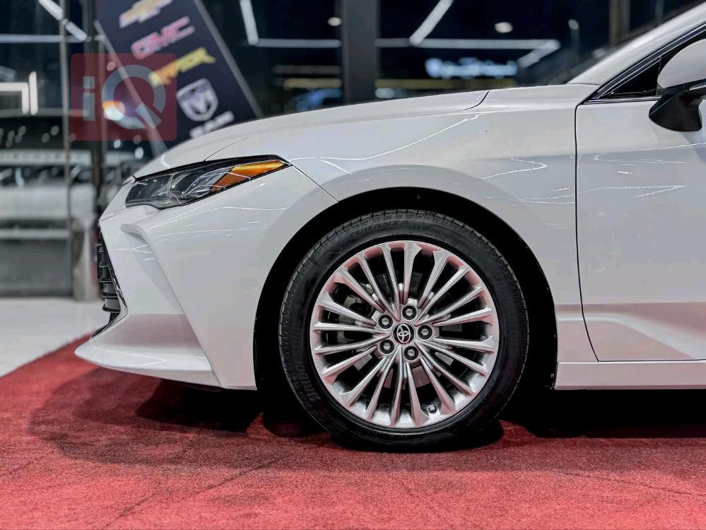 تويوتا أفالون